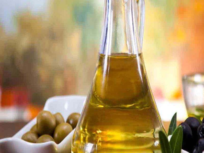 Bouteilles d'huile d'olive vierge extra
